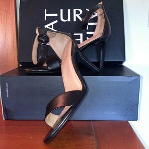 Naturalizer “Kinsley” black leather sandals, women’s size 7.5. 3-inch heel.